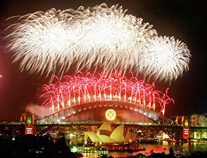 Images Dated 31st December 2007: Fireworks explode over the Sydney Harbour Bridge and Opera House