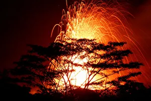 Lava erupts on the outskirts of Pahoa Lava erupts on the outskirts of Pahoa