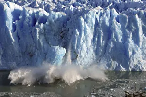 Perito Moreno Glacier El Calafate in the Patagonian province of Santa Cruz, southern Argentina Perito Moreno Glacier El Calafate in the Patagonian province of Santa Cruz, southern Argentina
