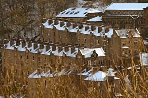 Images Dated 4th February 2003: SNOW LIES ON THE ROOFS OF HOUSES IN HEBDEN BRIDGE AFTER A HEAVY SNOW FALL OVER NIGHT