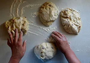Woman bakes traditional cakes on the eve of Orthodox Easter in the town of Bobruisk Woman bakes traditional cakes on the eve of Orthodox Easter in the town of Bobruisk