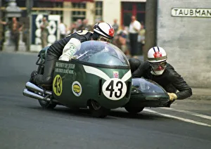 Adrian Swindells & D Bayer (Curley Atlas) 1970 750 Sidecar TT Adrian Swindells & D Bayer (Curley Atlas) 1970 750 Sidecar TT