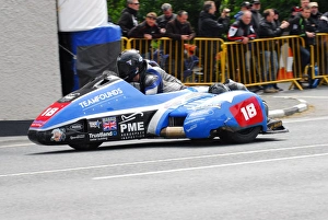 Alan Founds & Tom Peters (LCR Suzuki) 2015 Sidecar TT Alan Founds & Tom Peters (LCR Suzuki) 2015 Sidecar TT
