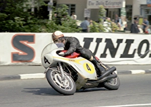 The Big Honda-4: Mike Hailwood in the 1967 Senior TT The Big Honda-4: Mike Hailwood in the 1967 Senior TT