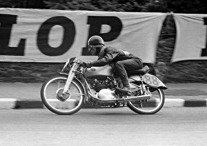 Carlo Ubbiali (Mondial) 1952 Ultra Lightweight TT Carlo Ubbiali (Mondial) 1952 Ultra Lightweight TT