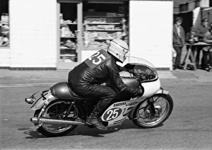 Chris Bond (Triumph) 1972 Production TT Chris Bond (Triumph) 1972 Production TT
