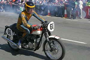 Darryl Pendlebury (Triumph) 2007 TT Parade Lap Darryl Pendlebury (Triumph) 2007 TT Parade Lap