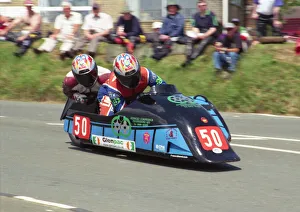 David Calvert & Stuart Bond (Ireson Yamaha) 2002 Sidecar TT David Calvert & Stuart Bond (Ireson Yamaha) 2002 Sidecar TT