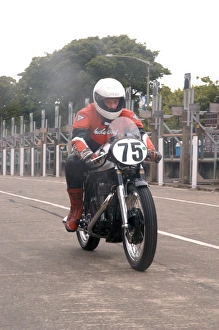 Desmond Wootton (Norton) 2004 Classic Parade Lap Desmond Wootton (Norton) 2004 Classic Parade Lap