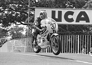 Geoff Barry (Oakley Yamaha) 1975 Classic TT Geoff Barry (Oakley Yamaha) 1975 Classic TT
