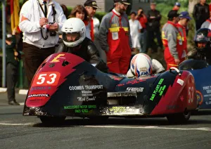 Gerry Flynn & Sue Hinchcliffe (Baker Kawasaki) 1995 Sidecar TT Gerry Flynn & Sue Hinchcliffe (Baker Kawasaki) 1995 Sidecar TT