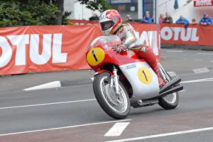 Giacomo Agostini (MV) 2011 TT Parade Lap Giacomo Agostini (MV) 2011 TT Parade Lap