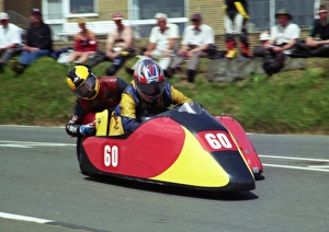 Guy Lowe & Barry Pepperell (Shelbourne Yamaha) 2002 Sidecar TT Guy Lowe & Barry Pepperell (Shelbourne Yamaha) 2002 Sidecar TT