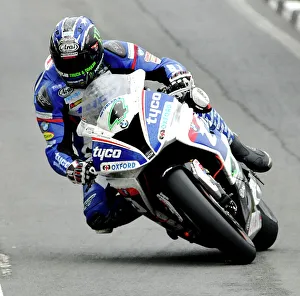 Ian Hutchinson (BMW) 2016 Superbike TT Ian Hutchinson (BMW) 2016 Superbike TT