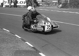 Ian McDonald & H Sanderson (Kawasaki) 1977 Sidecar TT Ian McDonald & H Sanderson (Kawasaki) 1977 Sidecar TT