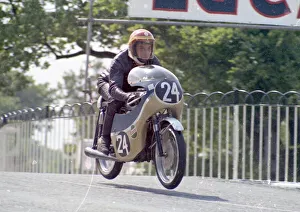 James Pearson (Honda) 1971 Ultra Lightweighta TT James Pearson (Honda) 1971 Ultra Lightweighta TT