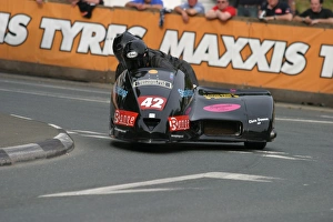 John Saunders & Loic Ansquer (MR Equipe Suzuki) 2010 Sidecar A TT John Saunders & Loic Ansquer (MR Equipe Suzuki) 2010 Sidecar A TT