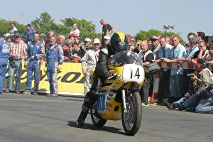 Kel Carruthers (Yamaha) 2007 TT Parade Lap Kel Carruthers (Yamaha) 2007 TT Parade Lap