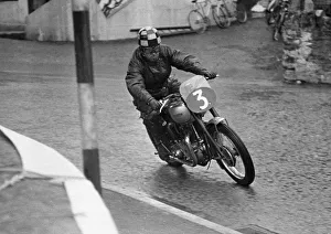 Leo Starr (Triumph) 1949 Senior Clubman TT Leo Starr (Triumph) 1949 Senior Clubman TT
