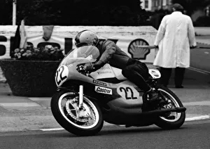 Mike Dunn (Yamaha) 1977 Senior Manx Grand Prix Mike Dunn (Yamaha) 1977 Senior Manx Grand Prix