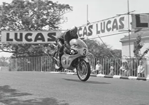 Mike Hailwood (Honda) 1967 Junior TT