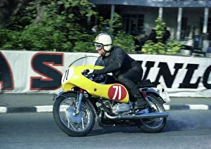 Peter Padgett (Yamaha) 1967 Production 250 TT Peter Padgett (Yamaha) 1967 Production 250 TT