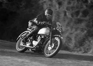 T Southward (Triumph) 1952 Senior Clubman TT T Southward (Triumph) 1952 Senior Clubman TT