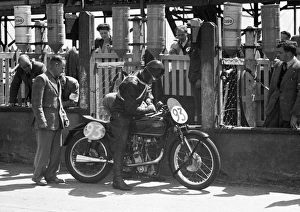 Tommy McEwan (Velocette) 1949 Junior TT Tommy McEwan (Velocette) 1949 Junior TT