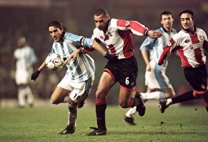 Images Dated 22nd December 2000: Intense Battle for Possession: Hadji vs. Richards at Highfield Road (Coventry City vs)