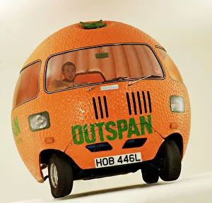 Classic British Cars Prints: 1972 Mini Outspan