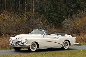 Images Dated 1st January 2006: Buick Skylark Convertible, 1953, White