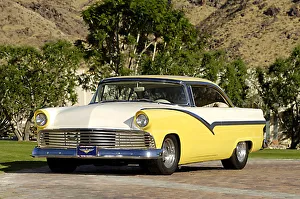 Ford Fairlane Custom Classic 1956 Yellow & white Ford Fairlane Custom Classic 1956 Yellow & white