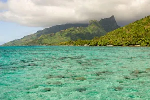 Beautiful Sheraton Resort in Moorea, French Polynesia Beautiful Sheraton Resort in Moorea, French Polynesia