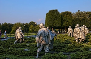 Bronze statues of platoon at Korean War Veterans Memorial on Mall in Washington DC, USA Bronze statues of platoon at Korean War Veterans Memorial on Mall in Washington DC, USA