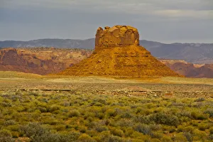 Butte, Navajo Nation Scenic Byway, Arizona, USA Butte, Navajo Nation Scenic Byway, Arizona, USA