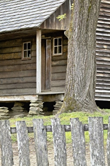 Cabin, Tipton Place, Cades Cove, Great Smoky Mountains National Park, Tennessee Cabin, Tipton Place, Cades Cove, Great Smoky Mountains National Park, Tennessee