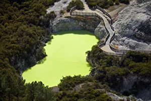 Devils Bath, Waiotapu Thermal Reserve, near Rotorua, North Island, New Zealand Devils Bath, Waiotapu Thermal Reserve, near Rotorua, North Island, New Zealand