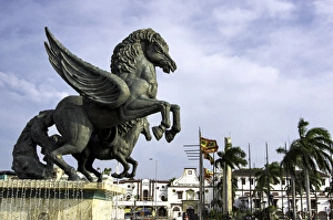 Dramatic and inspiring equine sculptures link Getsemani with El Centro districts of Cartagena Dramatic and inspiring equine sculptures link Getsemani with El Centro districts of Cartagena