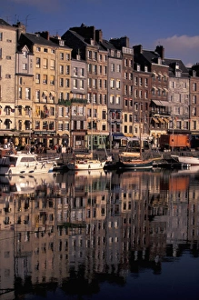 EU, France, Normandy, Calvados, Honfleur. Vieux Bassin / Old Port. Quai St. Catherine EU, France, Normandy, Calvados, Honfleur. Vieux Bassin / Old Port. Quai St. Catherine