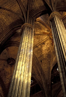EU, Spain, Barcelona, Barrio Gotico (old town), St Eulalia cathedral. Columns sustaining EU, Spain, Barcelona, Barrio Gotico (old town), St Eulalia cathedral. Columns sustaining