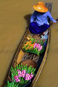 Floating Market at Damnernsaduak near Bangkok Thailand (MR) Floating Market at Damnernsaduak near Bangkok Thailand (MR)