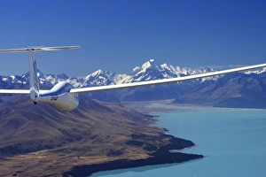 Glider, Lake Pukaki and Aoraki / Mt Cook, Mackenzie Country, South Island, New Zealand Glider, Lake Pukaki and Aoraki / Mt Cook, Mackenzie Country, South Island, New Zealand