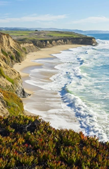 Usa/california/half moon bay california shore ocean cliffs off Usa/california/half moon bay california shore ocean cliffs off