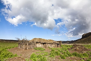 huts of local Oromo nomads at Keyrensa in the Bale Mts huts of local Oromo nomads at Keyrensa in the Bale Mts