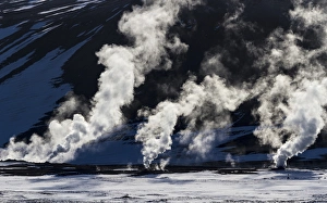 Iceland, Hverir. Geothermal steam vents. Credit as: Bill Young / Jaynes Gallery Iceland, Hverir. Geothermal steam vents. Credit as: Bill Young / Jaynes Gallery