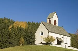 Images Dated 30th October 2005: Italy, Trentino - Alto Adige, Bolzano province, Dolomites, Val di Funes, St. Jacob church