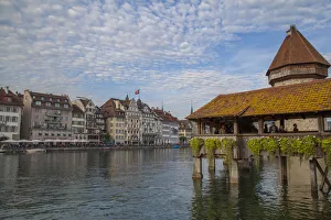 Kapellbrucke, wood covered bridge across the Reuss in Lucerne, Switzerland Kapellbrucke, wood covered bridge across the Reuss in Lucerne, Switzerland