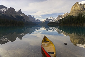 Lake Maligne, nr Jasper, Jasper National Park, Alberta, Canada Lake Maligne, nr Jasper, Jasper National Park, Alberta, Canada