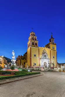 Mexico, Guanajuato, Guanajuato, Plaza de La Paz at Dawn Mexico, Guanajuato, Guanajuato, Plaza de La Paz at Dawn