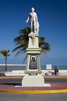 Mexico Print, Yucatan Pier Statue
